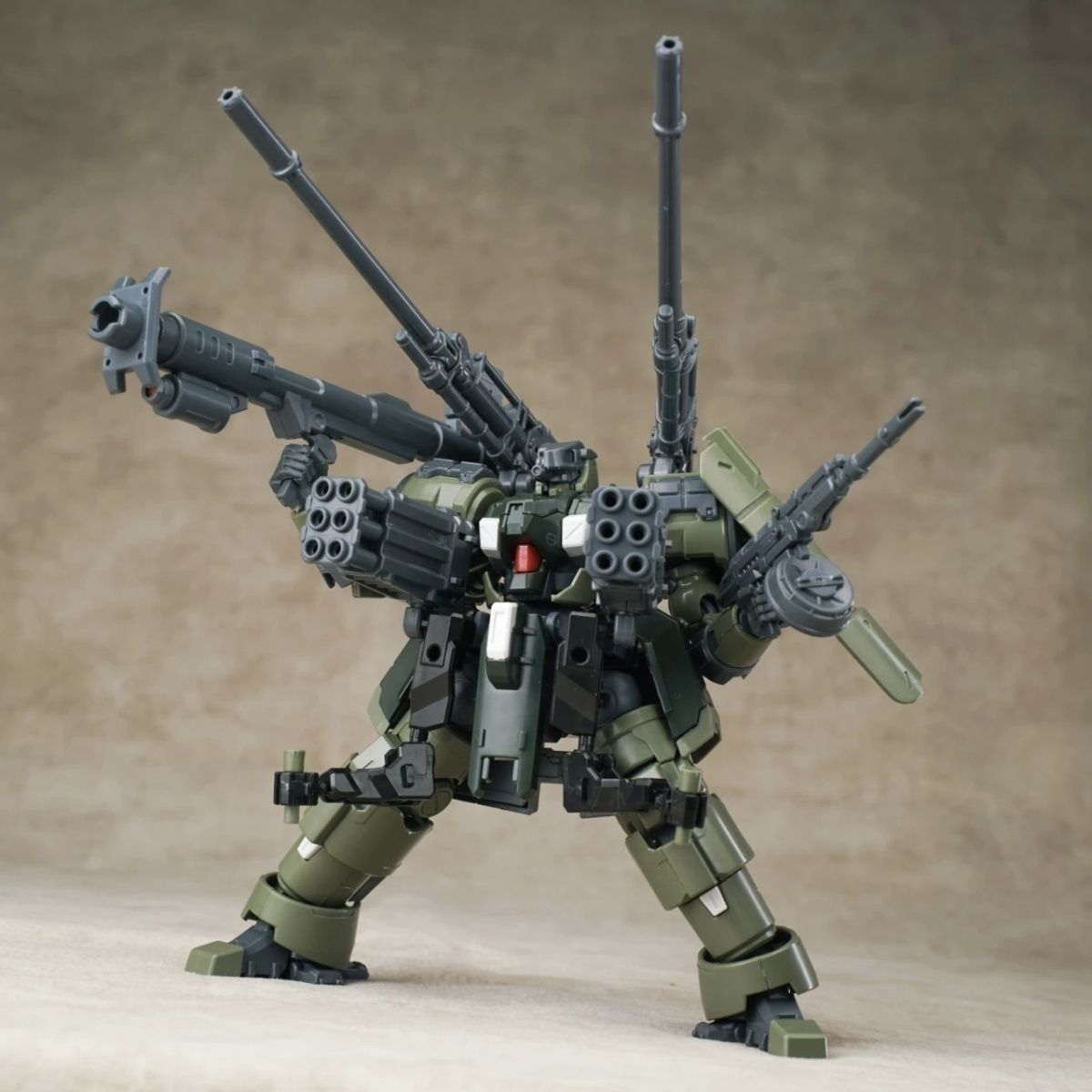 Heavy Equipment Game - Sheik Mainland ZAROV C1 1/144 Model